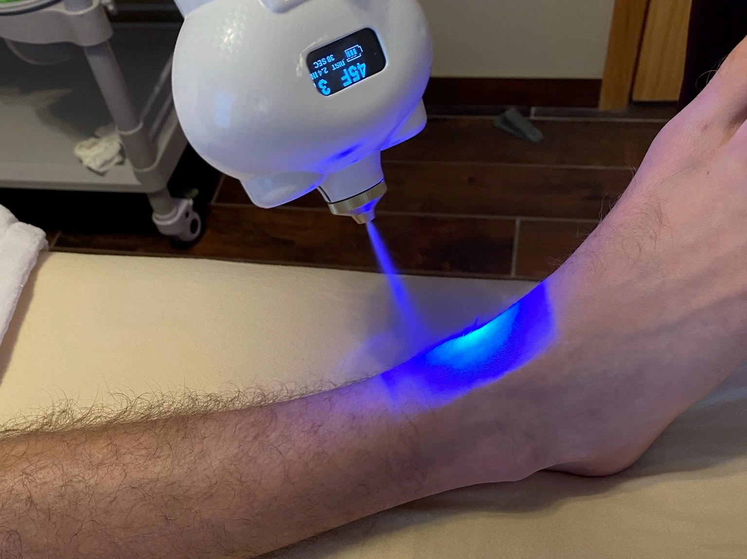 An image of an ankle being treated with cryotherapy